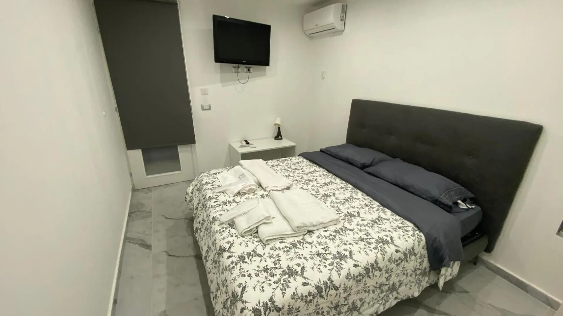Carlant Apartment Katánie
