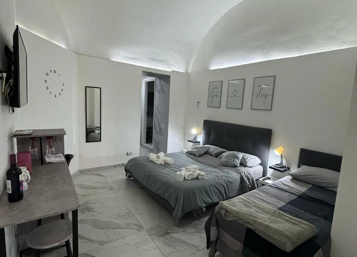 Carlant Apartment Katánie